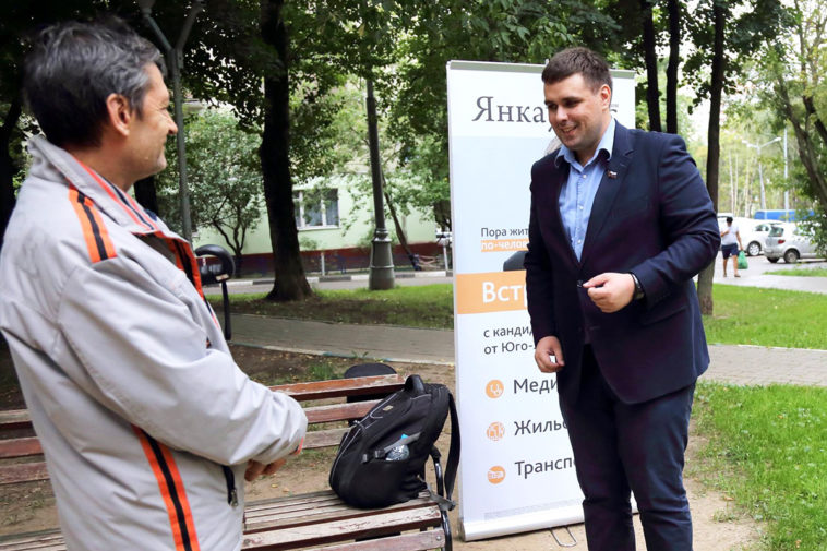 Константин Янкаускас во время встречи с избирателями, 2016 год