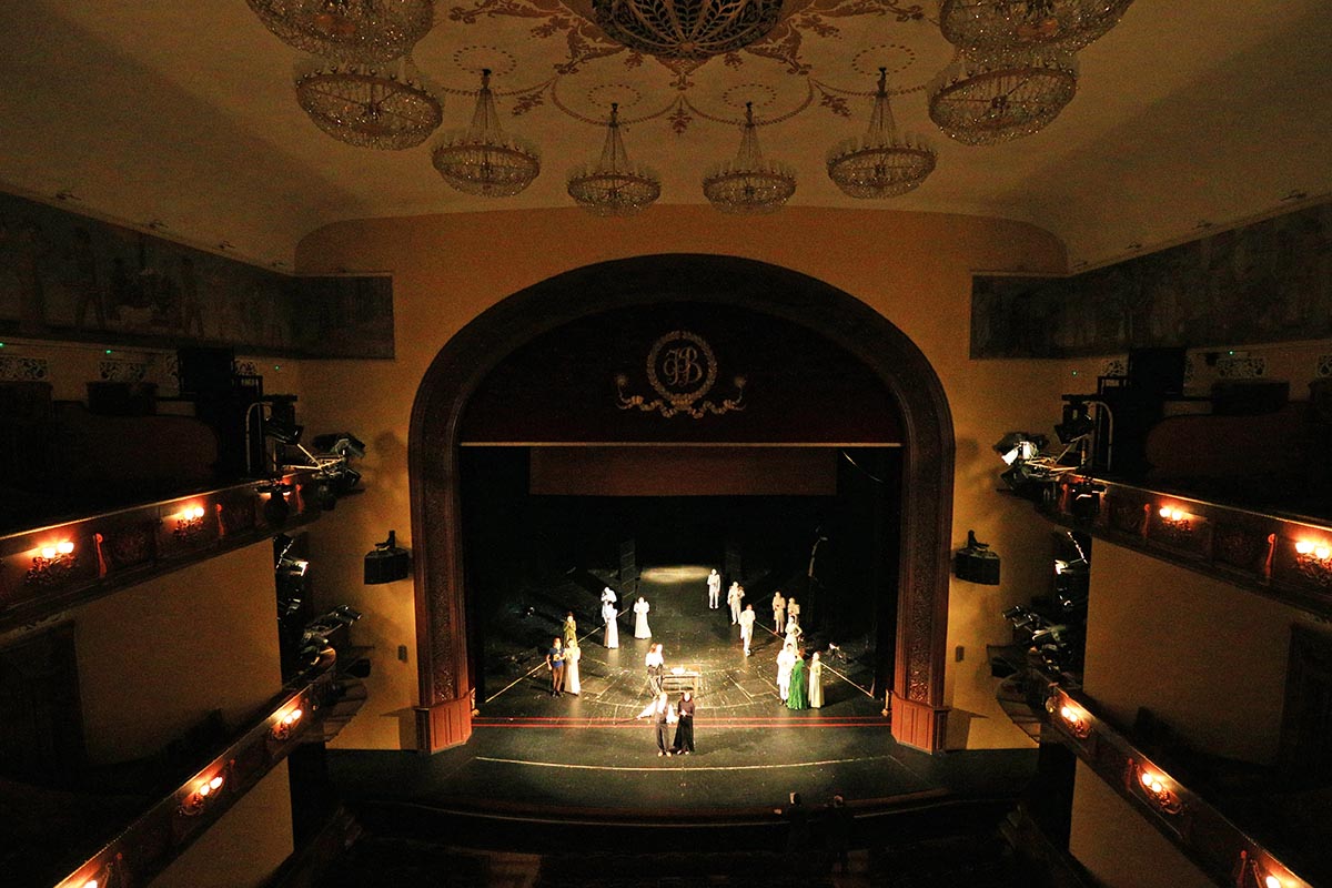 Театр волкова ярославль зал