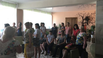 Жители Чемодановки в ожидании встречи с администрацией