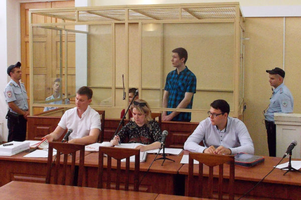 «Душили пока не начну дергаться». Ян Сидоров и Владислав Мордасов дали последние показания в суде