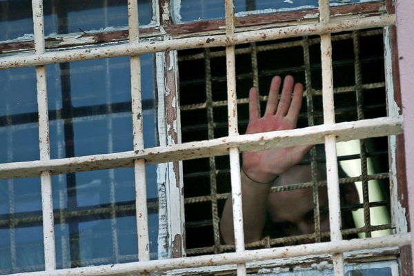«Это цирк»: как уничтожают ОНК, боровшиеся с пытками в тюрьмах