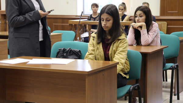 Адвокат Мари Давтян: «Генпрокуратура не согласна с квалификацией преступления по делу сестер Хачатурян»