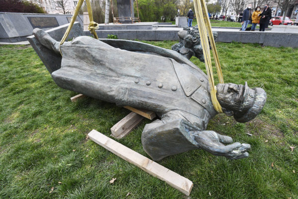 «Конева — на место»: как памятник советского маршала испортил отношения Чехии и России