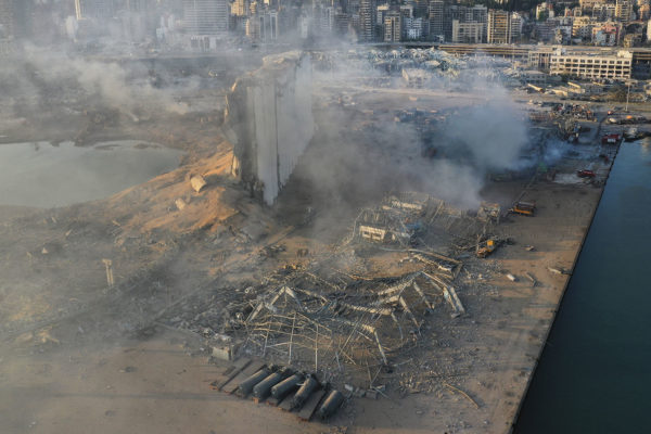 Удобрение, которое уничтожило порт Бейрута: что такое аммиачная селитра, зачем она нужна и почему опасна