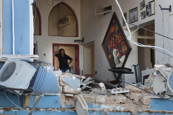 «Хаос, мусор и тяжелый запах разрухи». Жители Бейрута о трагедии и ее последствиях 