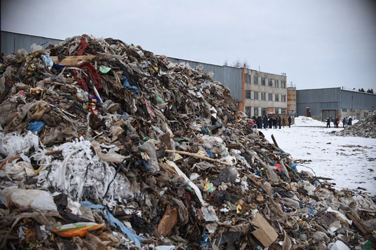 Свалка мусора в Тарусе. Фото: Юрий Белят / «МБХ медиа»