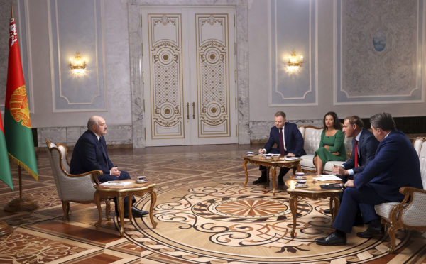 “Я просто так не уйду”: что говорил Лукашенко в интервью российским государственным СМИ