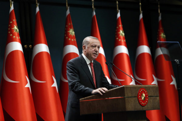 Война против внутренних проблем. Зачем турецкому президенту Эрдогану Нагорный Карабах