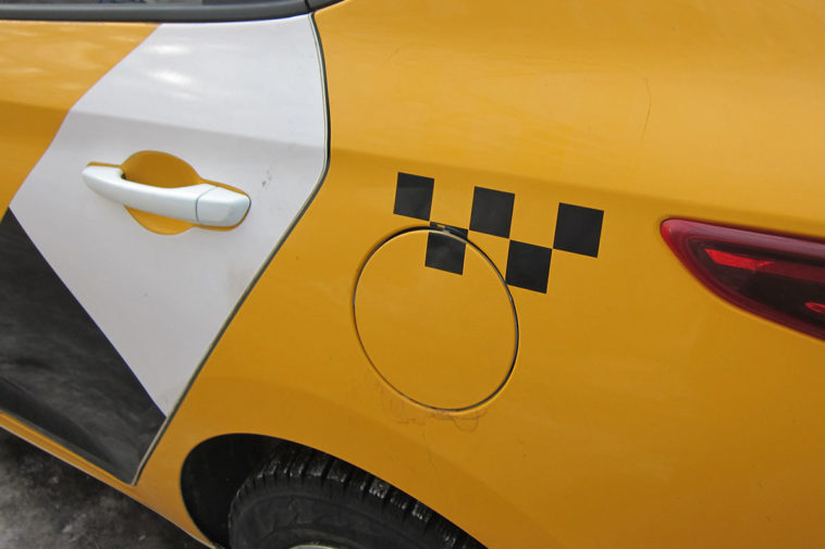 Машина «Яндекс. Такси»
