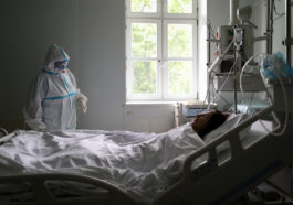Работа врачей с больными коронавирусом в больнице имени Н.И. Пирогова