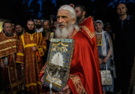Схигумен Сергий на крестном ходу в Среднеуральском женском монастыре