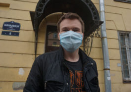 Павел Иванкин возле спецприемника в Петербурге