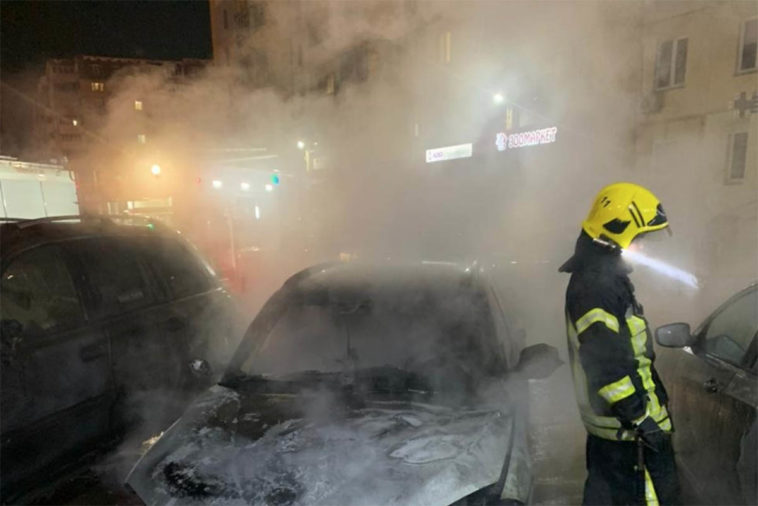 Неизвестные сожгли автомобиль корреспондента Znak.com в Челябинске