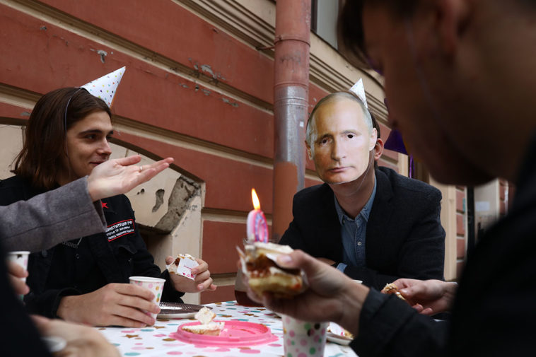 «Чаепитие с новичком» в день рождения Владимира Путина 7 октября