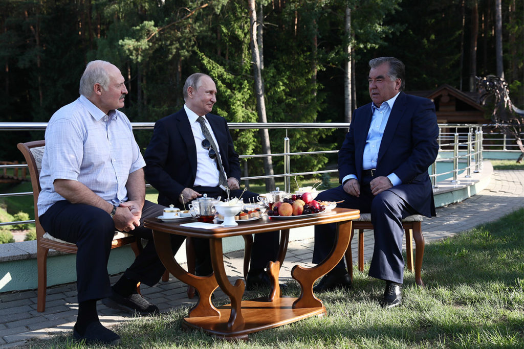 Президент РФ В.Путин встретился с президентом Белоруссии А.Лукашенко в Минске