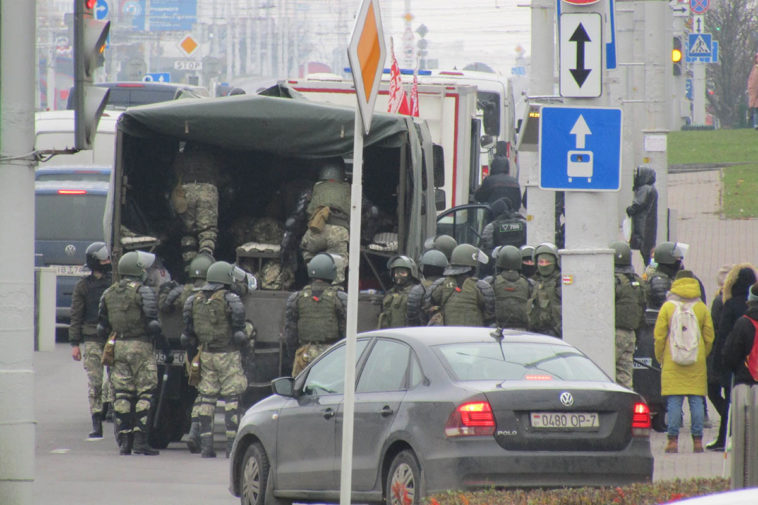 На акциях протеста в Белоруссии задержали более 200 человек