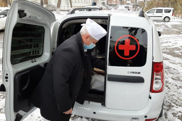 Депутаты Государственной Думы подарили автомобиль шахтинской больнице