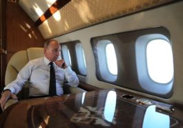 Владимир Путин на борту самолета специального летного отряда «Россия»