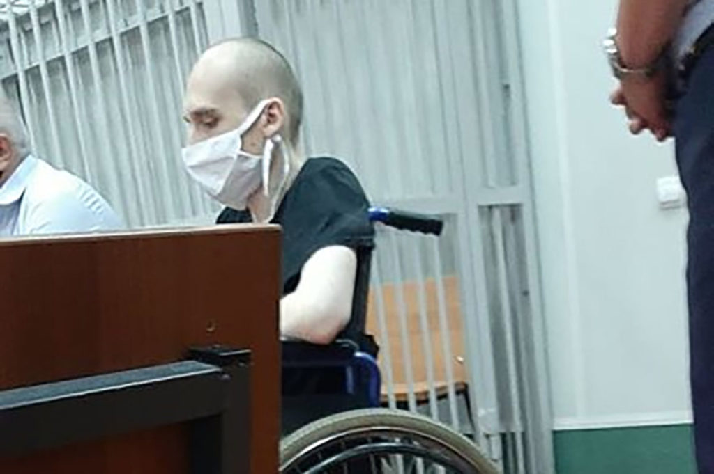 Сергей Рыжов на коляске во время судебного заседания