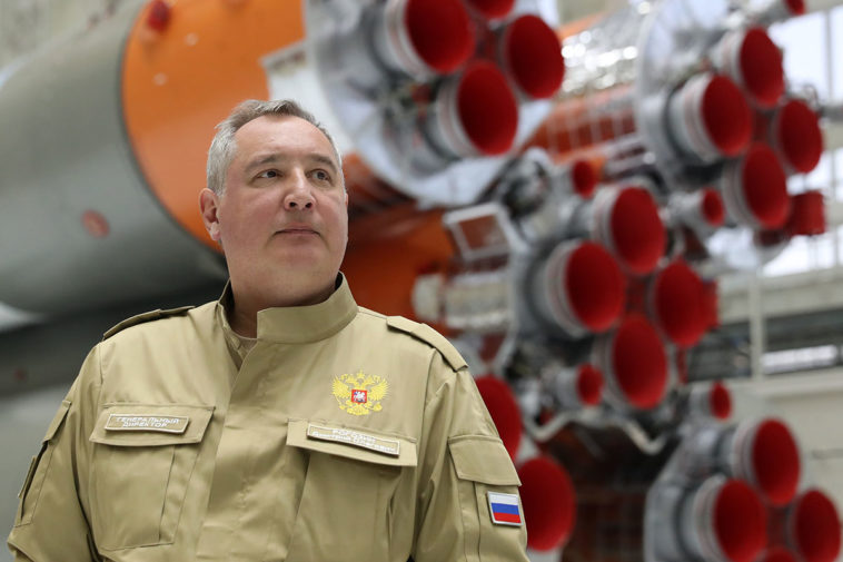 Генеральный директор ГК "Роскосмос" Дмитрий Рогозин на космодроме Восточный