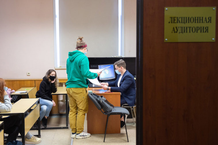 Обучение студентов в Российском университете транспорта (МИИТ) во время пандемии COVID-19.