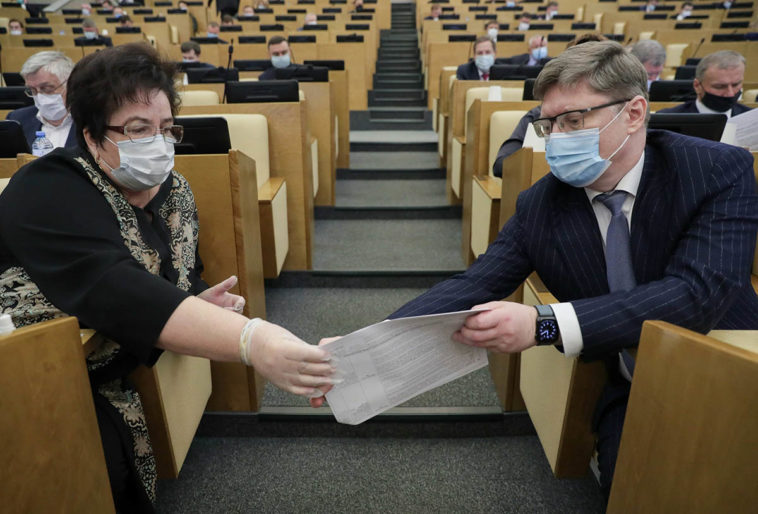 Пандемия не помеха. Какие новые законы ожидают россиян в ближайшем будущем