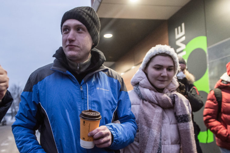 Константин Котов и Анна Павликова после выхода Котова из колонии. Фото: Юрий Белят / «МБХ медиа»