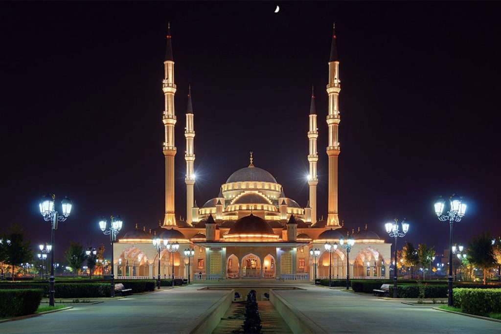 Мечеть «Сердце Чечни» имени Ахмата Кадырова в центре Грозного