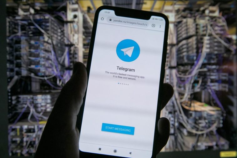 Приложение Telegram на смартфоне