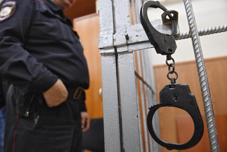В Челябинске чиновницу Минздрава задержали при получении взятки в 500 тысяч рублей