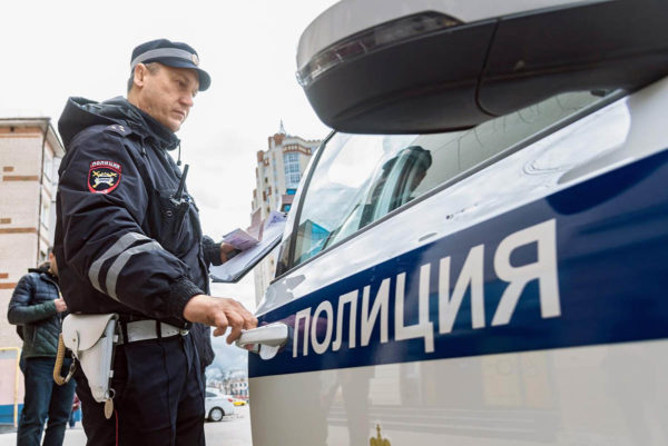 «Освобождает полицию от ответственности». Госдума хочет расширить полномочия сотрудников МВД