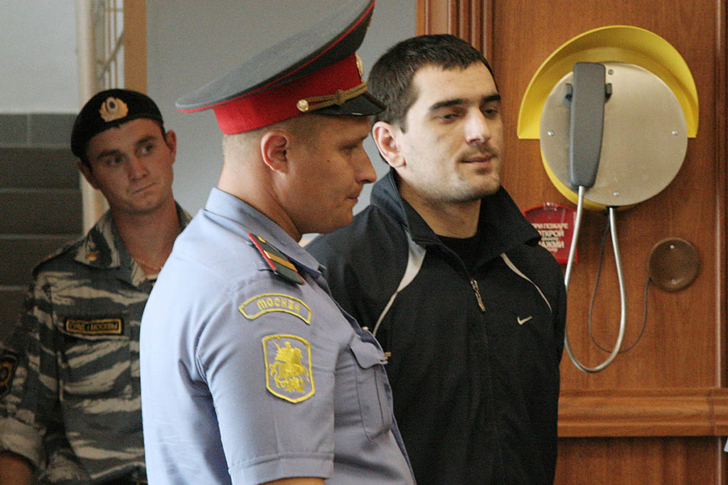 Слушания по делу А.Черкесова, обвиняемого в убийстве Е.Свиридова, начались в Мосгорсуде