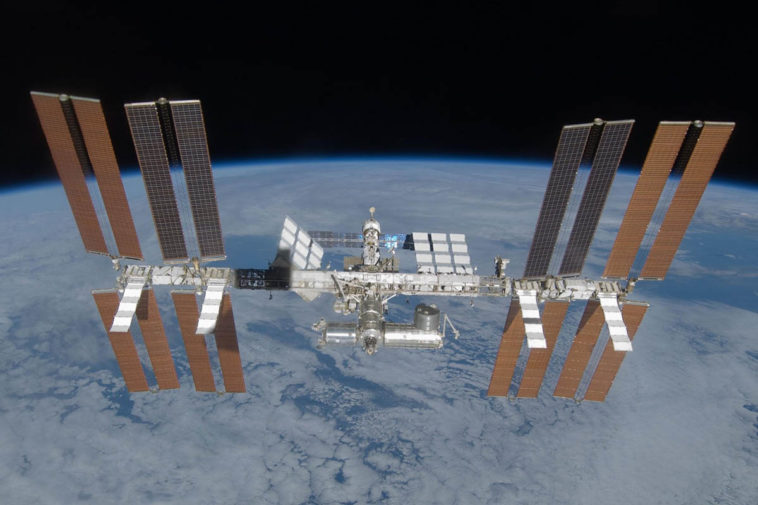 Из-за трещин в модуле "Звезда" на МКС заканчивается запас газа для восполнения воздуха