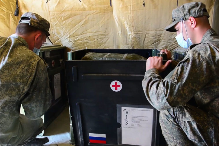 Полевой мобильный госпиталь для пациентов с коронавирусом, развернутый военнослужащими Центрального военного округа в Красноярском крае