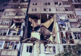На месте взрыва газа с возгоранием в квартире жилого дом на улице Батова в Ярославле в августе 2020 года