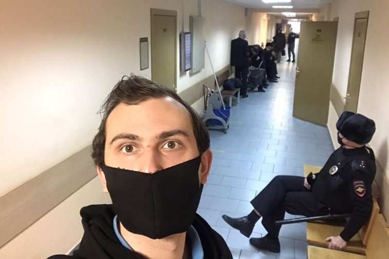 Сотрудника ФБК Илью Пахомова арестовали по делу о неповиновении полиции