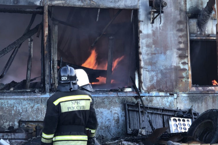 Пожар в жилом доме в Хабаровске
