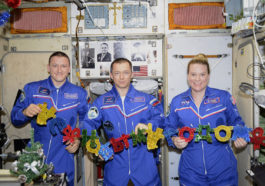Сергей Кудь-Сверчков, Сергей Рыжиков и Кэтлин Рубинс на МКС во время экспедиции