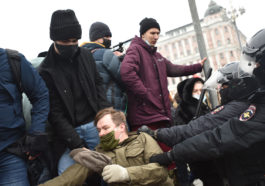 Задержанные в Москве подростки стали свидетелями по делу о вовлечении детей в митинги