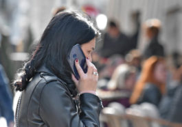 Пользователи сообщают о сбоях в работе мобильных операторов в крупных городах России