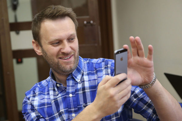 «Они это делают только за деньги». Как звезды Instagram рассорились из-за задержания Навального