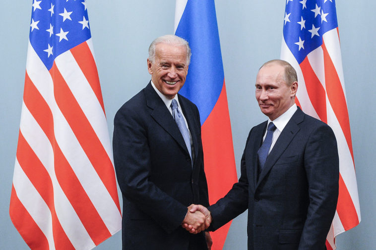 Вице-президент США Джозеф Байден и премьер-министр России Владимир Путин
