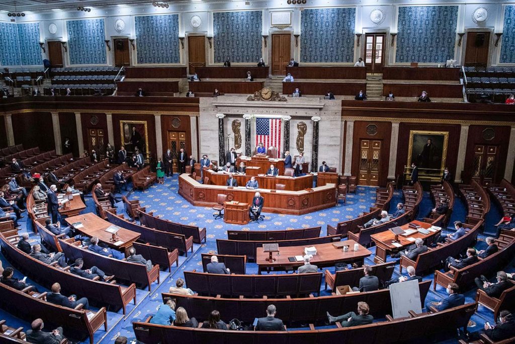 Возобновленное заседание Конгресса США после беспорядков