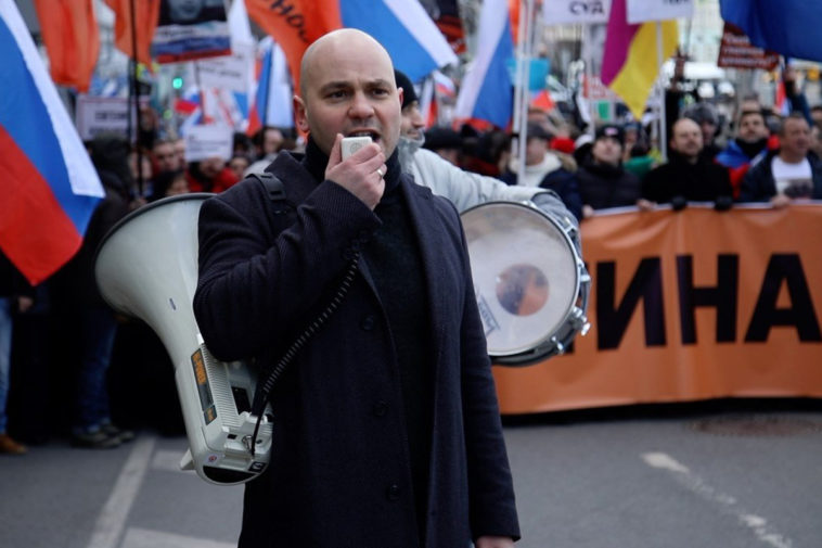 Андрей Пивоваров на митинге