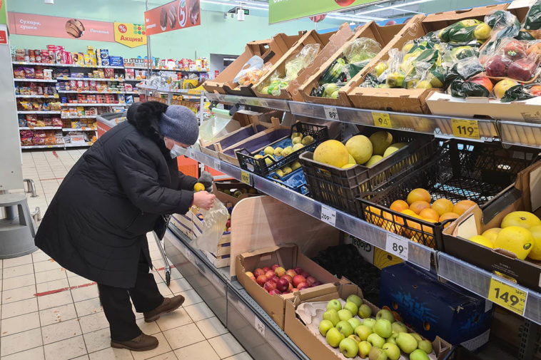Продовольственные товары первой необходимости в магазинах Москвы