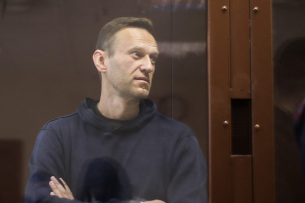 «Зачем вы издеваетесь над дедом?». Краткая стенограмма первого заседания суда о клевете Навального в адрес ветерана ВОВ