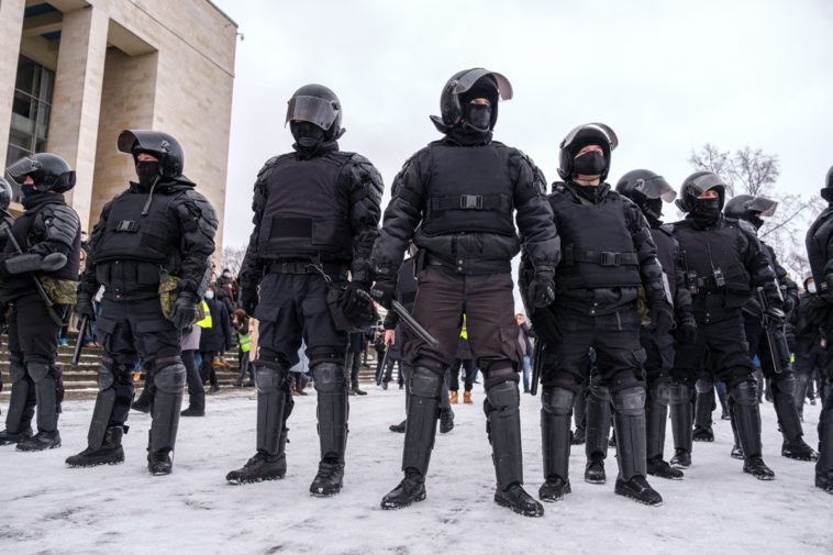 В Петербурге за участие в митингах вынесли первое наказание в виде обязательных работ