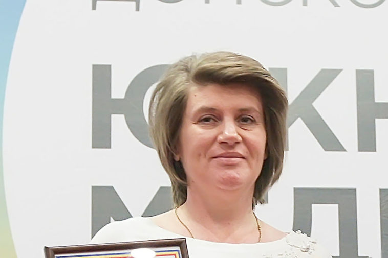 Елена Пивоварова