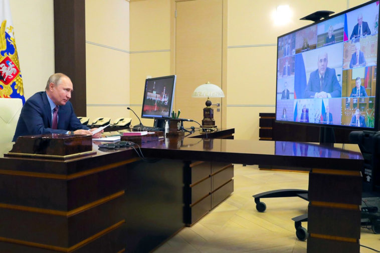 Владимир Путин на совещании с членами Правительства