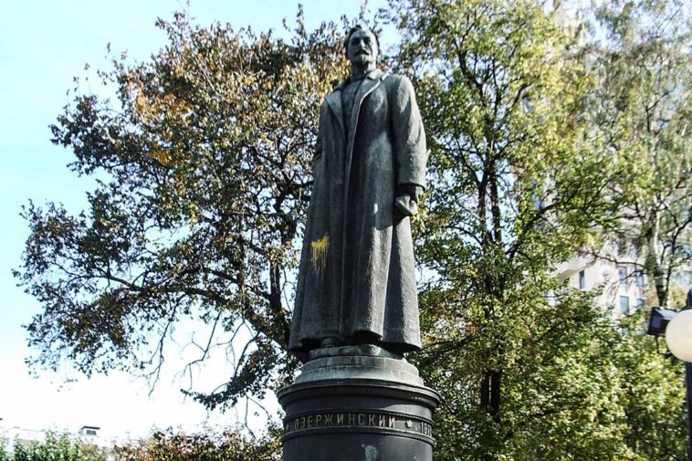Памятник Феликсу Дзержинскому, прежде стоявший на Лубянской площади
